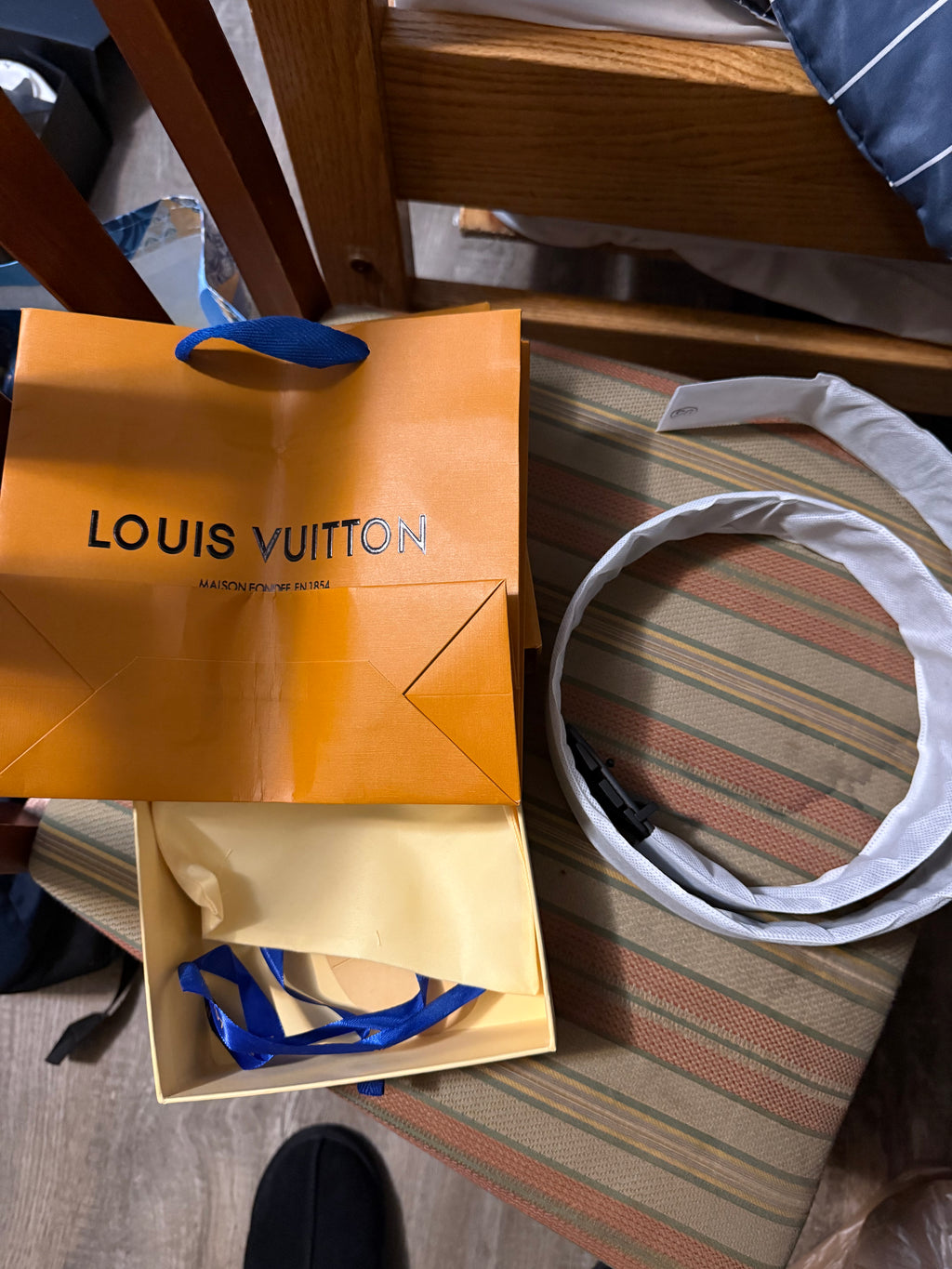 Louis Vuitton Black belt 38 waist